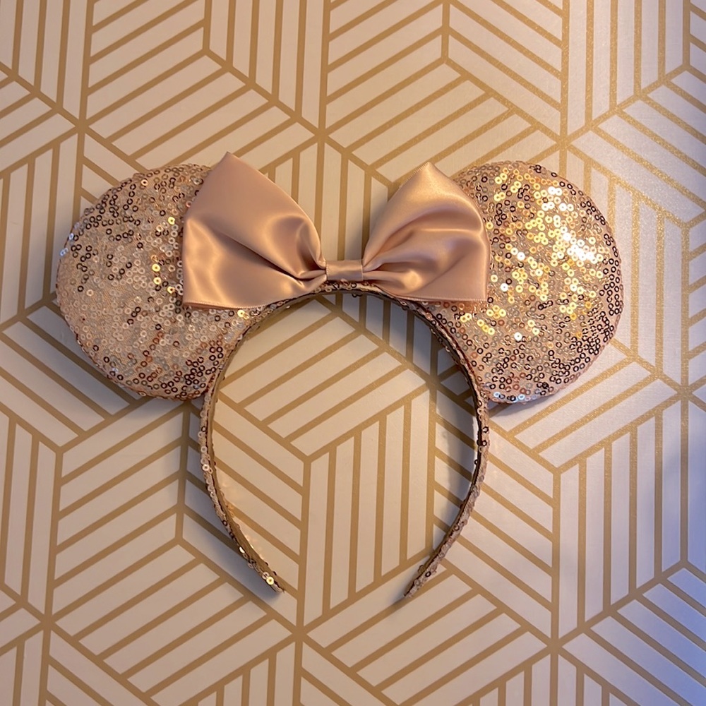 Rose gold sequined mouse ears with satin bow